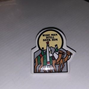 Ceramic Pin “Wise Men Still Seek Him”